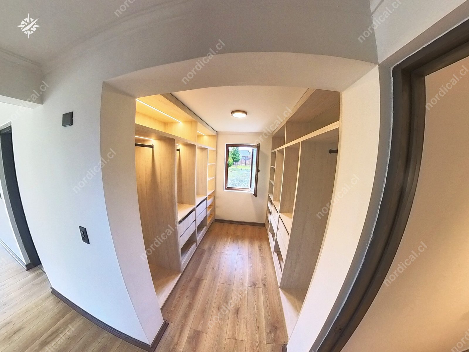 walking-closet